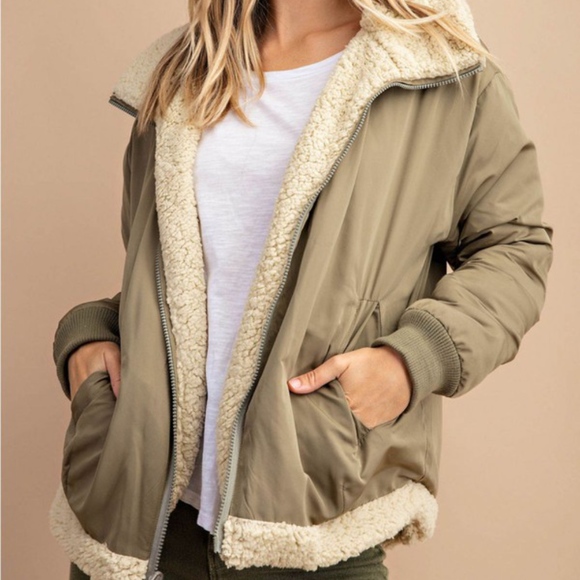 Last 1! NWT Reversible Teddy Bomber Jacket - Picture 3 of 5